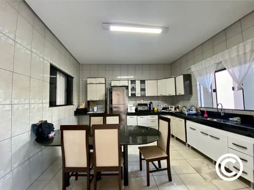 sobrado à venda no Jardim Casagrande, Ibiporã