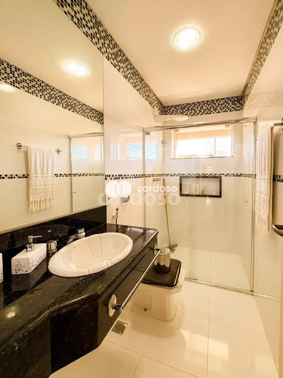 casa_condominio à venda no Aeroporto, Londrina