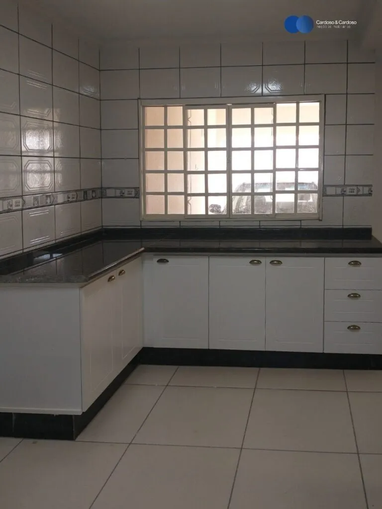 Casa com 3 Quartos, 2 Suítes e Área Gourmet – Zona Leste Casa com 3 Quartos, 2 Suítes e Área Gourmet – Zona Leste