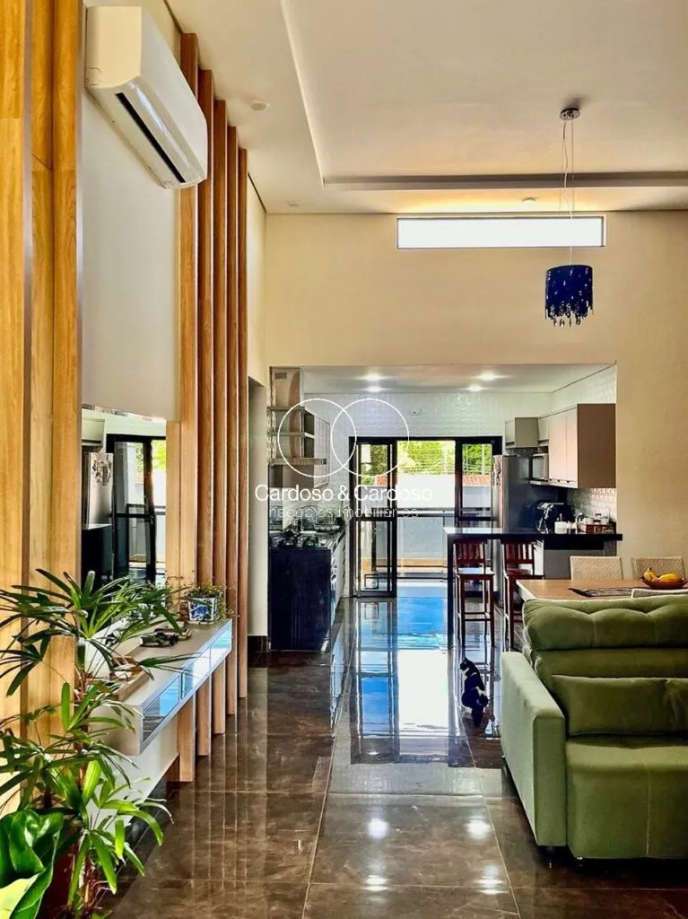 Casa à Venda no Jardim Igapó, Londrina – 249m², 3 Dormitórios, Piscina e Área Gourmet Casa à Venda no Jardim Igapó, Londrina – 249m², 3 Dormitórios, Piscina e Área Gourmet