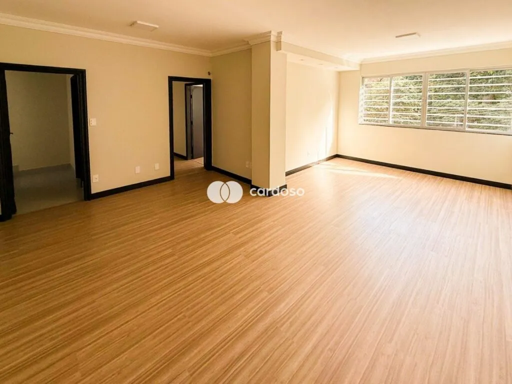Apartamento reformado à venda – Vista para o Bosque Central | Av. Rio de Janeiro – Centro de Londrina Apartamento reformado à venda – Vista para o Bosque Central | Av. Rio de Janeiro – Centro de Londrina